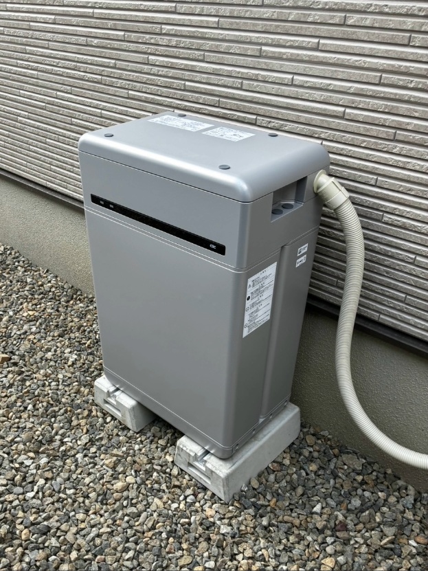 愛知県北名古屋市 屋外に設置した長州産業製9.8kWh蓄電池本体（CB-LMP98A2）